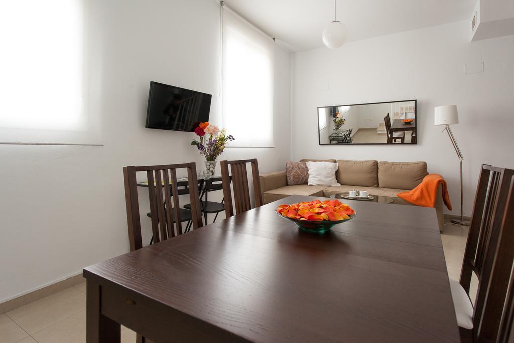 Apartamentos Diaber San Leandro Sevilla Szoba fotó