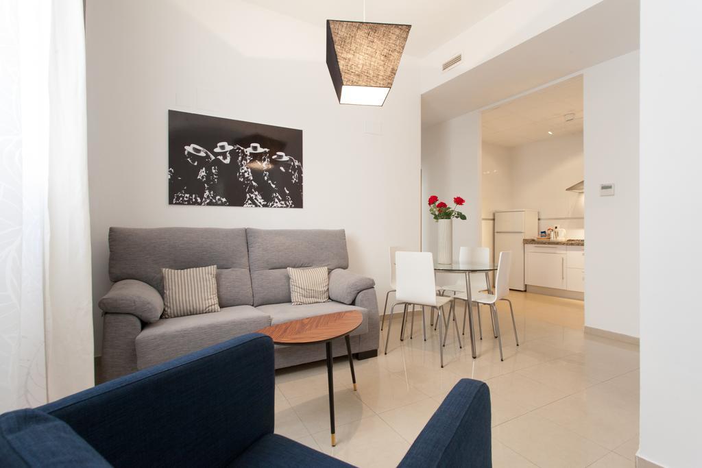 Apartamentos Diaber San Leandro Sevilla Szoba fotó